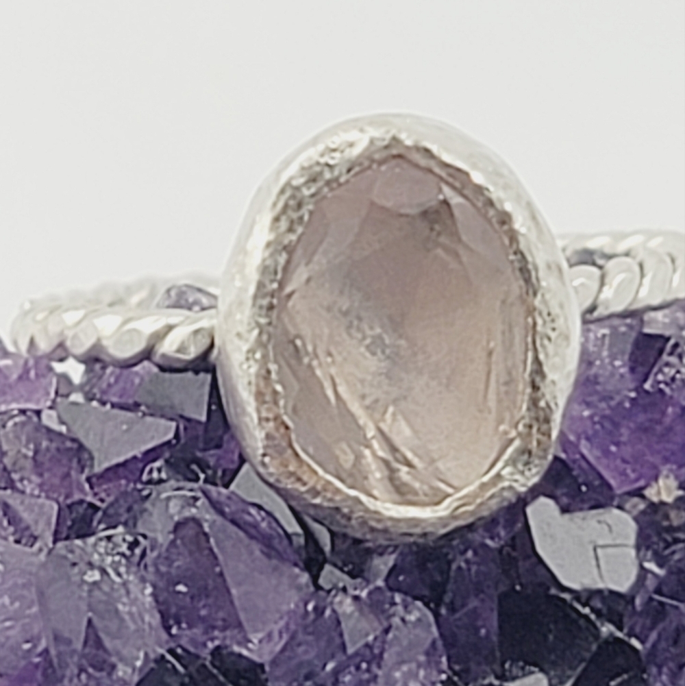 ROSE QUARTZ CRYSTAL RING HANDMADE IN STERLING SILVER METAL WITH TWISTED BAND 6.5 - Picture 5 of 5